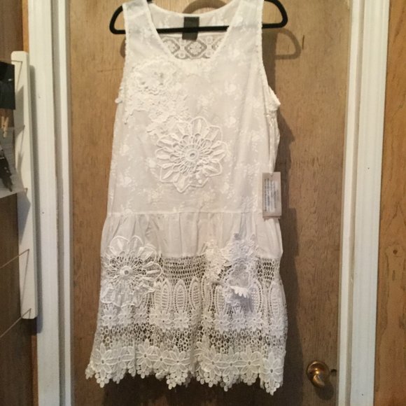 NWT Fashion Concepts  lace floral white tunic - Picture 1 of 8